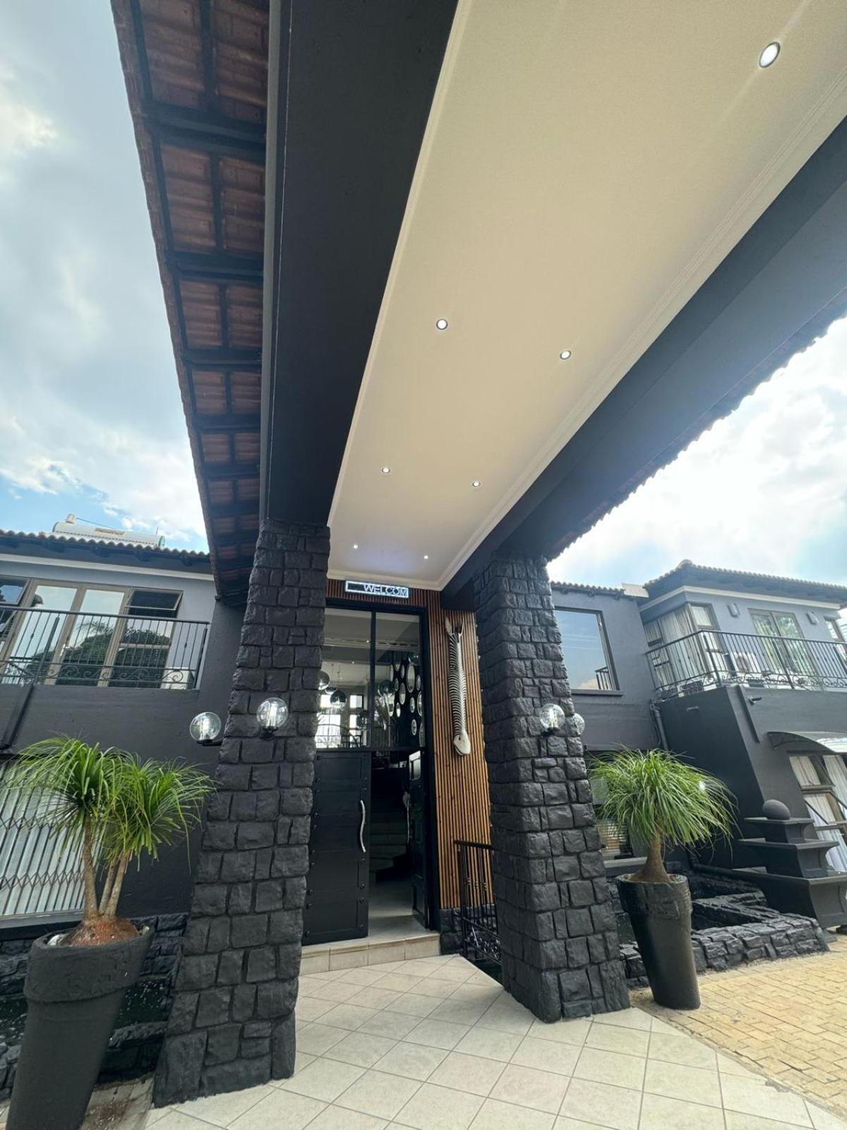 Africa Paradise - Or Tambo Airport Boutique Hotel Benoni Exterior photo