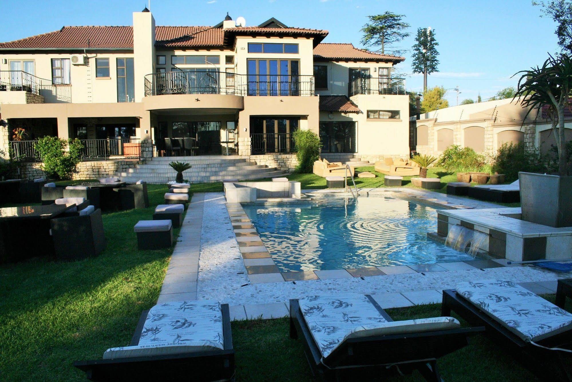 Africa Paradise - Or Tambo Airport Boutique Hotel Benoni Exterior photo